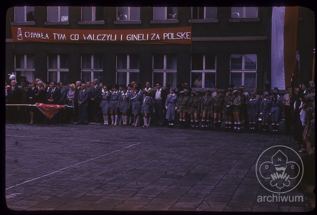 Plik:1979-05 Gdansk wreczenie sztandaru Hufiec Wrzeszcz 05.jpg