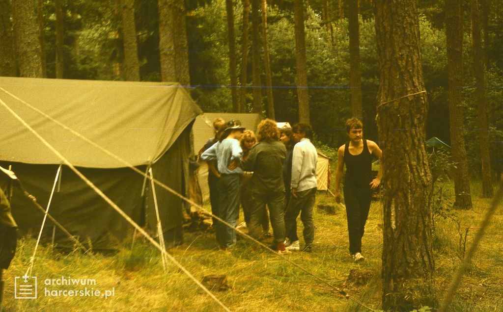 Plik:1988-07 Obóz Uroczysko. jez. Gant. Mazury. Szarotka006 fot. J.Kaszuba.jpg