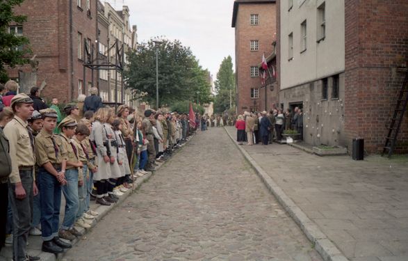 1991 18.09 Odsłonięcie tablicy Czarnego. Gdańsk. Szarotka016 fot. J.Kaszuba.jpg