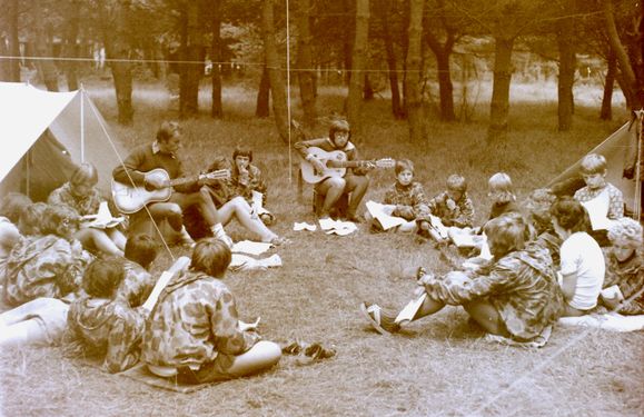 1977 Obóz wedrowny Jantar. Pobrzeżem Bałtyku. Watra 019 fot. Z.Żochowski.jpg