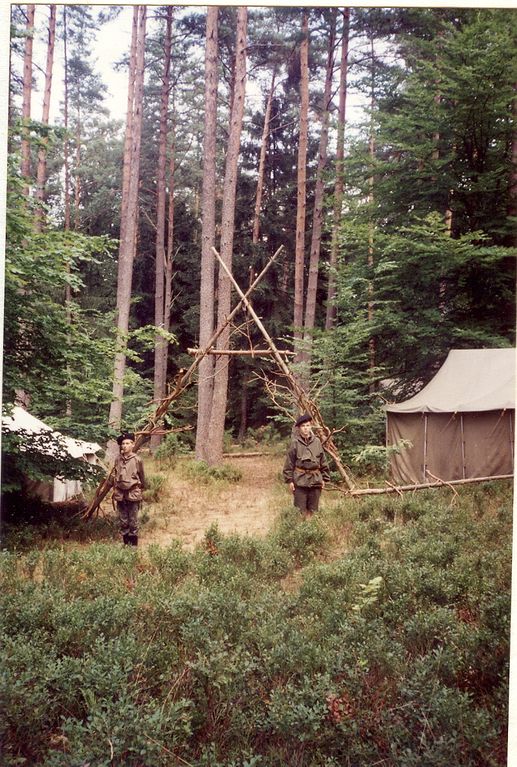 Plik:1995 Obóz stały. J. Karwno. Szarotka007 fot. A.Kamiński.jpg