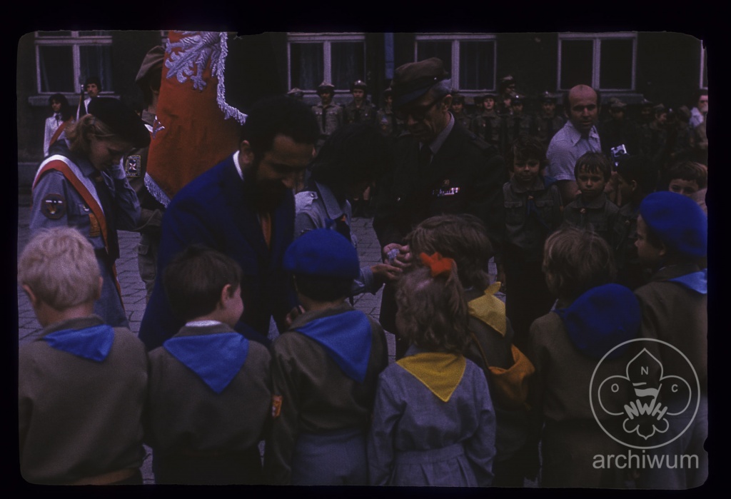 Plik:1979-05 Gdansk wreczenie sztandaru Hufiec Wrzeszcz 26.jpg