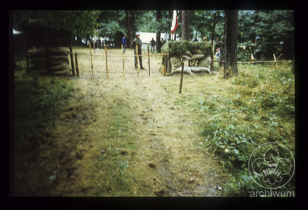 Plik:1990-07 Jezioro Rokiet obóz 3 NDH Niepołomni 014.jpg