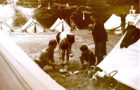 1966-69 Obóz wędrowny Wyspa Wolin, Szczecin. Watra 073 fot. Z.Żochowski.jpg