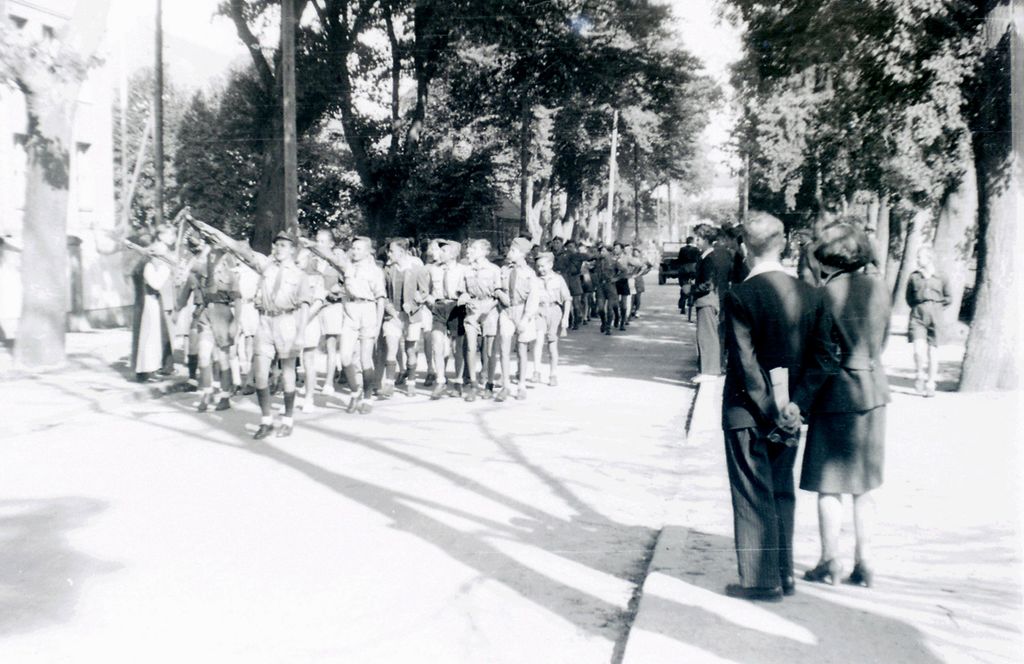 Plik:1947-48 Harcerstwo w Gdańsku. Watra 011 fot. Z.Żochowski.jpg