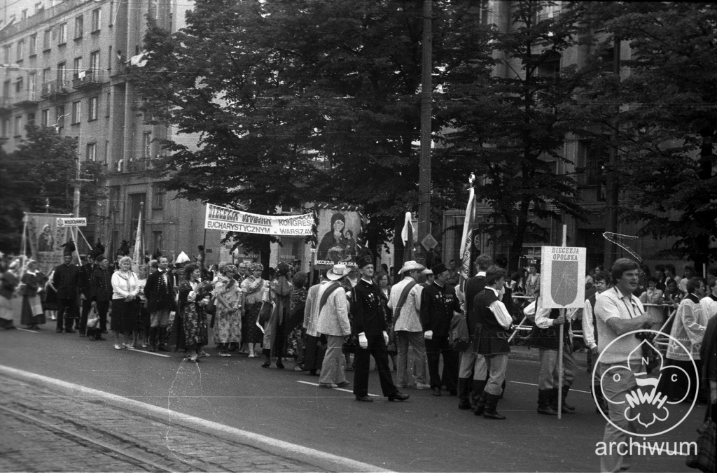 Plik:1987-06 Warszawa Biala Sluzba 19.jpg