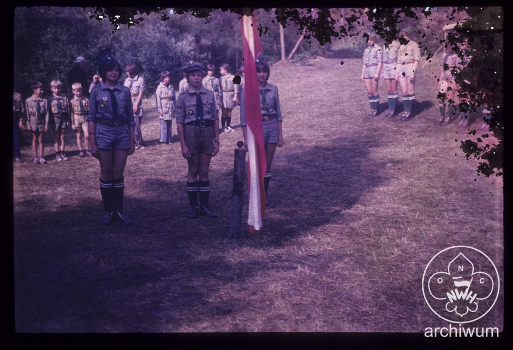 Plik:1977 Śnietnica k. Grybowa - obóz Szczepu Puszcza z Niepołomic 16.jpg