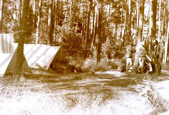 1976 Obóz wedrowny Jantar. Pobrzeżem Bałtyku. Watra 012 fot. Z.Żochowski.jpg