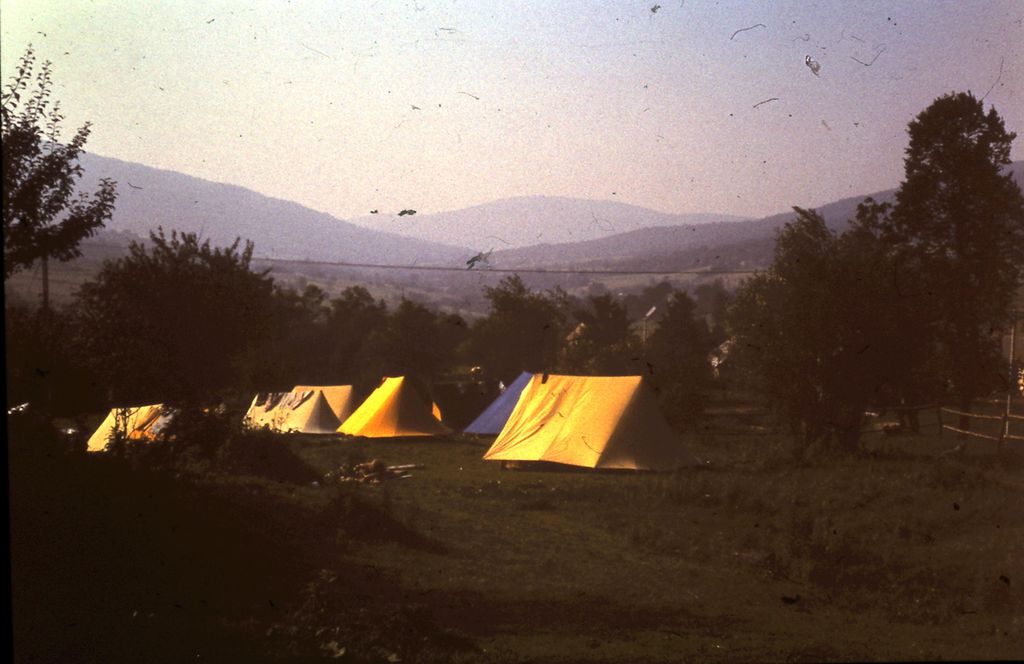Plik:1974 Obóz wedrowny. Bieszczady . Watra 023 fot. Z.Żochowski.jpg