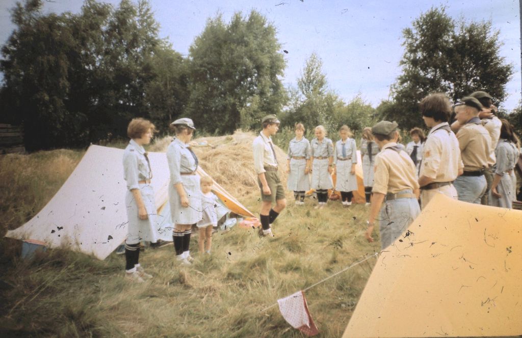 Plik:1990 Obóz wędrowny 41 GDH Iskra. Pobrzeżem Bałtyku. Szarotka 025 fot. J.Kaszuba.jpg
