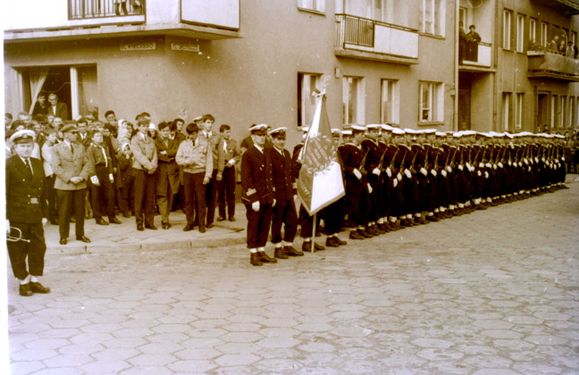 1966 Odsłonięcie pomnika harcerzy w Gdyni. Watra 012 fot. Z.Żochowski.jpg