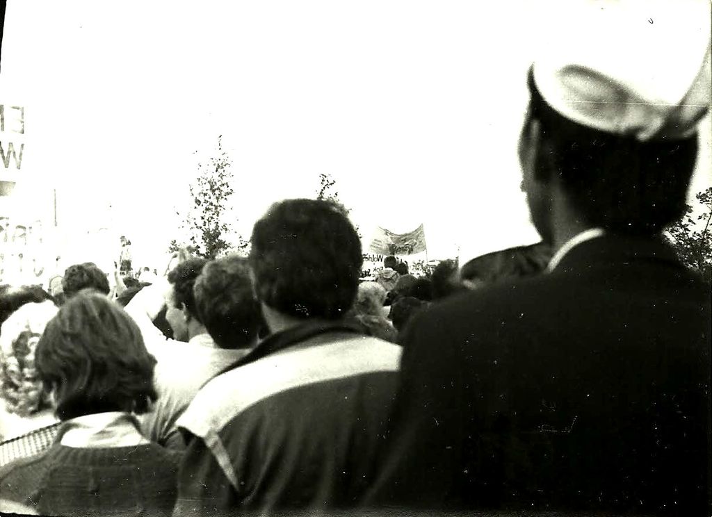 Plik:1987 Biała Służba. Gdynia, Gdańsk. Szarotka005 fot. Jacek Kaszuba.jpg