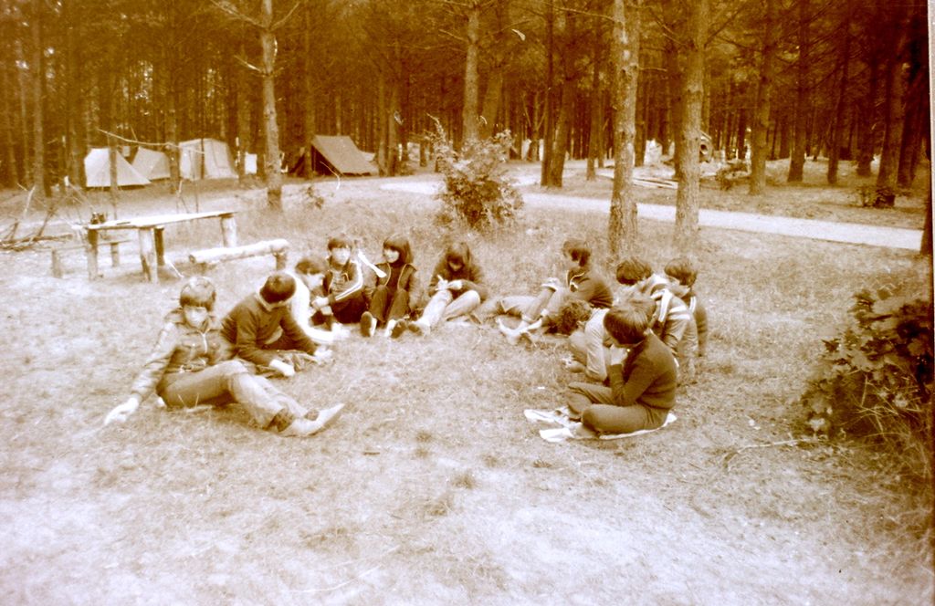 Plik:1980 Obóz wedrowny. Warmia i Mazury. Watra 056 fot. Z.Żochowski.jpg