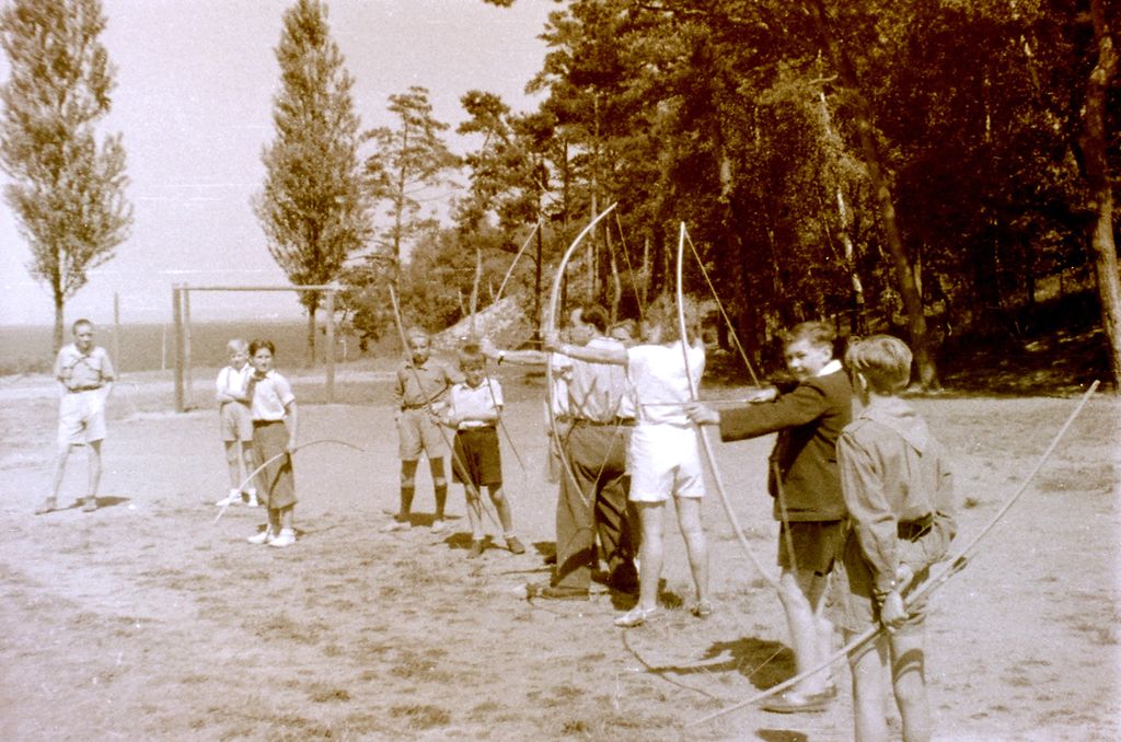 Plik:1956-59 Gdynia. Zawody łucznicze. Watra 005 fot. Z.Żochowski.jpg