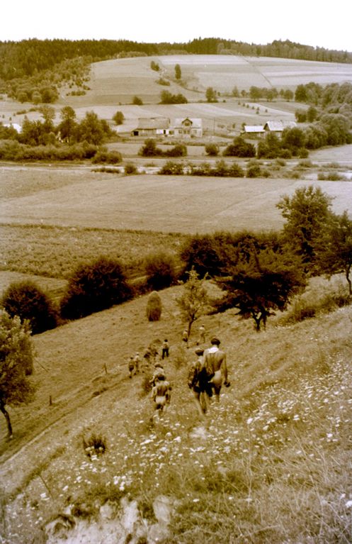 Plik:1966 Obóz wędrowny w Bieszczadach. 2 GDH Watra 098 fot. Z.Żochowski.jpg