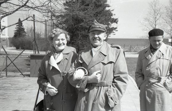 1957 Józef Grzesiak Czarny w Gdyni. Watra 005 fot. Z.Żochowski.jpg