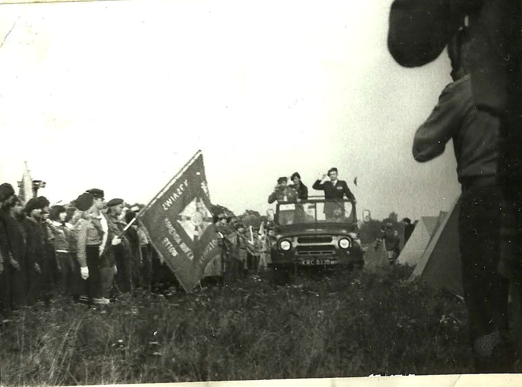 Plik:1981 Jubileuszowy ZLot Harcerstwa. Kraków, Szarotka 115 fot. S.Kaszuba i Z.Żochowski.jpg