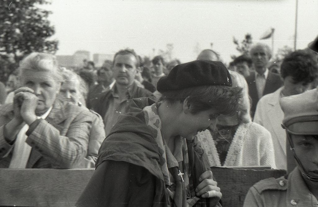 Plik:1987 Biała Służba. Gdynia, Gdańsk. Szarotka042 fot. Jacek Kaszuba.jpg
