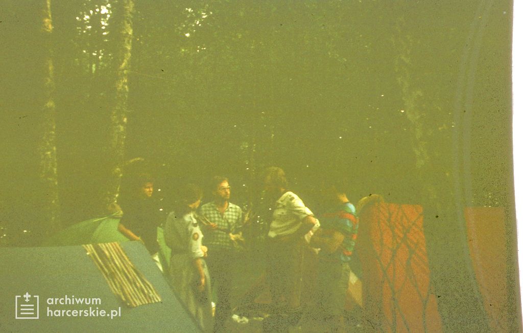 Plik:1991-07 Obóz Avalon. jez. Czyste. Poj.Kaszubskie. Szarotka 058 fot. J.Kaszuba.jpg