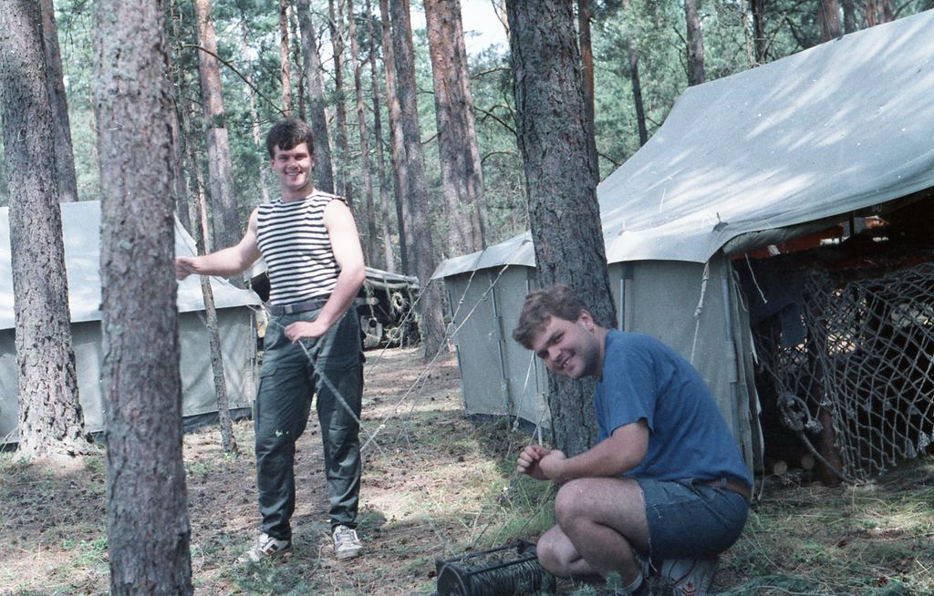 Plik:1991 Obóz Avalon. Jez. Czyste. Szarotka 228 fot. J.Kaszuba.jpg