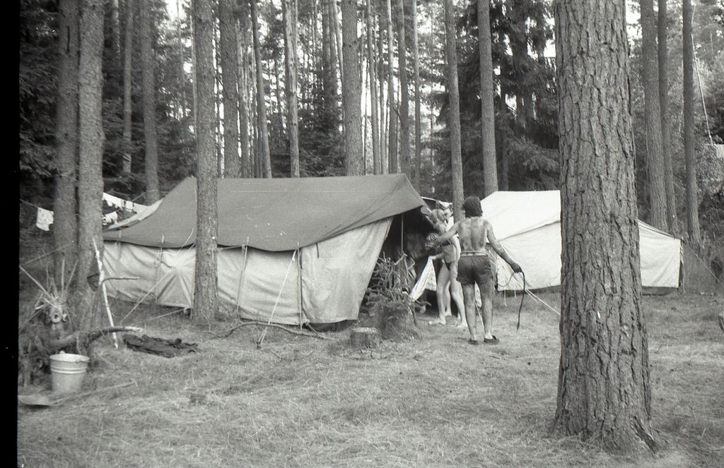 Plik:1988 Obóz Uroczysko. J.Gant. Szarotka 200 fot. J.Kaszuba.jpg