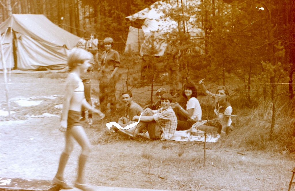 Plik:1982 Obóz Puszcza. Szarotka213 fot. J.Kaszuba.jpg