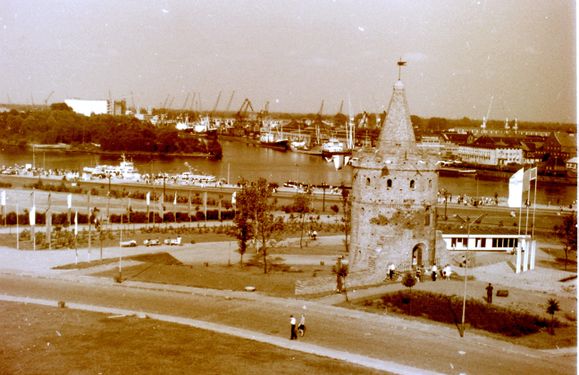 1966-69 Obóz wędrowny Wyspa Wolin, Szczecin. Watra 055 fot. Z.Żochowski.jpg