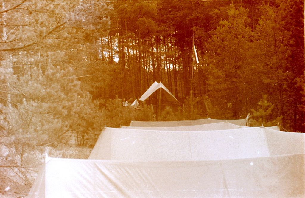 Plik:1982 Obóz Puszcza. Szarotka198 fot. J.Kaszuba.jpg