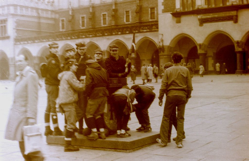 Plik:1986 Kraków. 5 Szary Trop. Szarotka 033 fot. J.Kaszuba.jpg