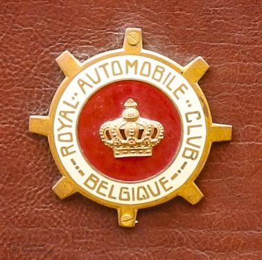 1926 28 Jerzy Jeliński podróż dookoła świata odznaki automobilowe Belgia.jpg