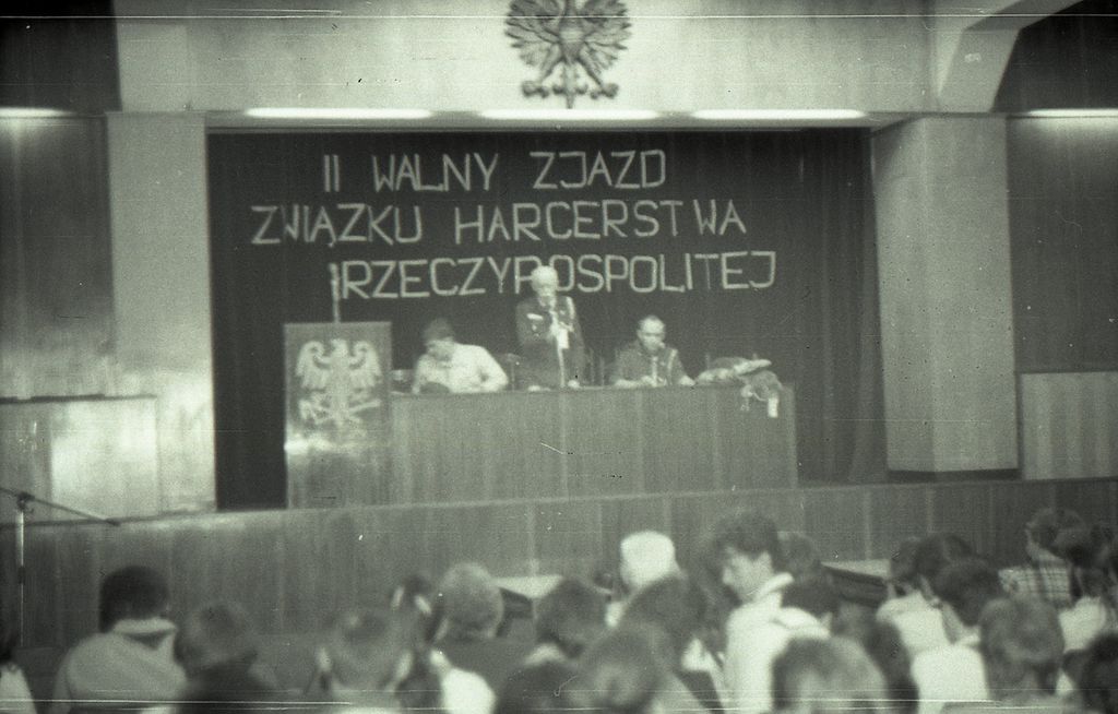 Plik:1990 II Zjazd ZHR. Wrocław. Szarotka075 fot. J.Kaszuba.jpg