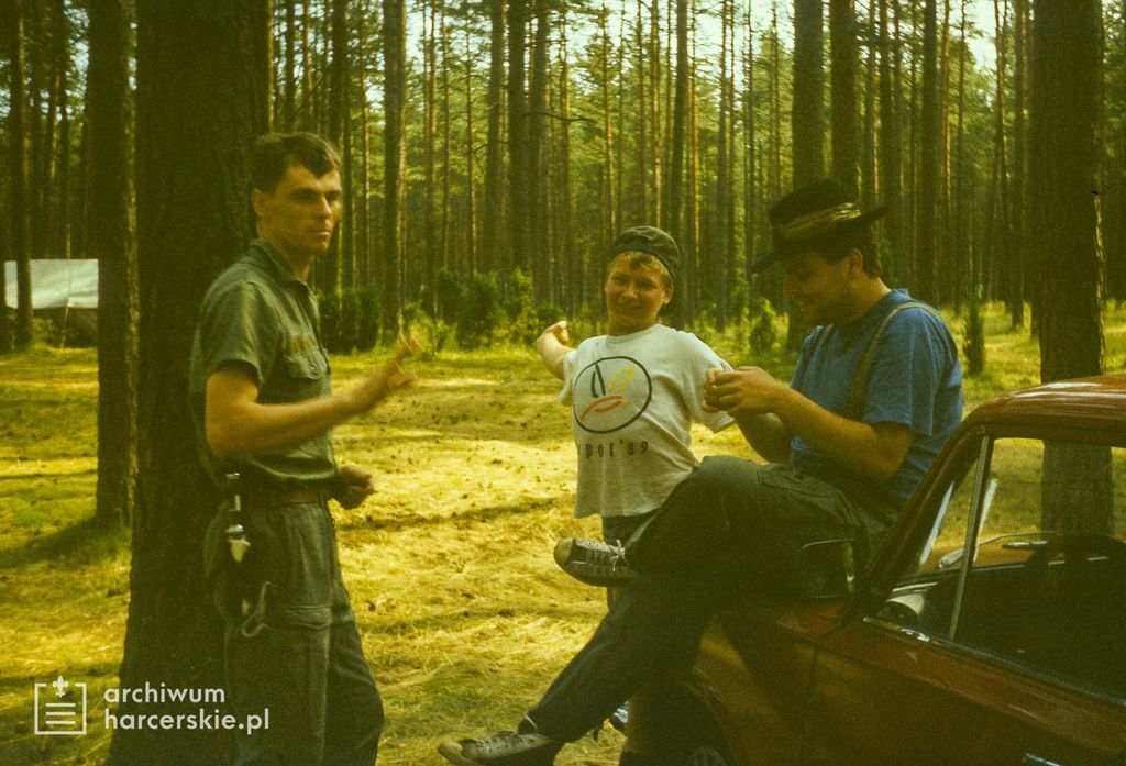 Plik:1991-07 Obóz Avalon. jez. Czyste. Poj.Kaszubskie. Szarotka 012 fot. J.Kaszuba.jpg