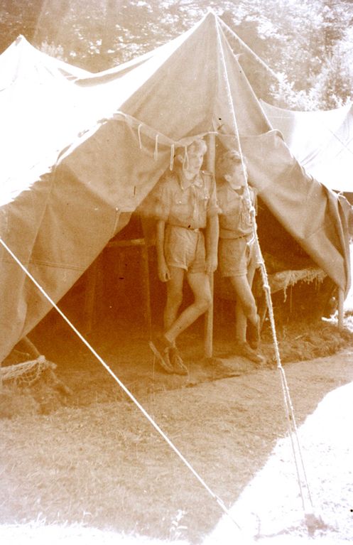 Plik:1957-58 Obóz stały w Bieszczadach. Watra 009 fot. Z.Żochowski.jpg