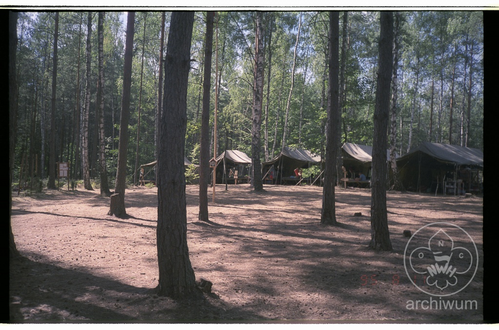 Plik:1995, XV ŁDH, obóz 28.jpg