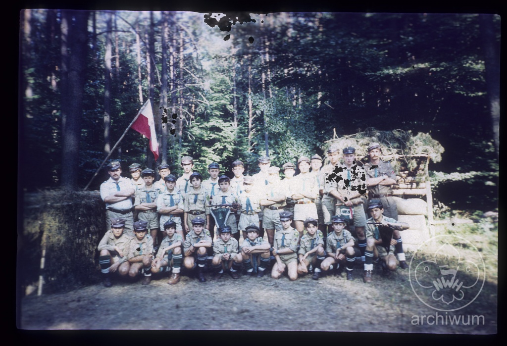 Plik:1990 jezioro Rokiet Obóz 3NDH Niepołomni 28.jpg