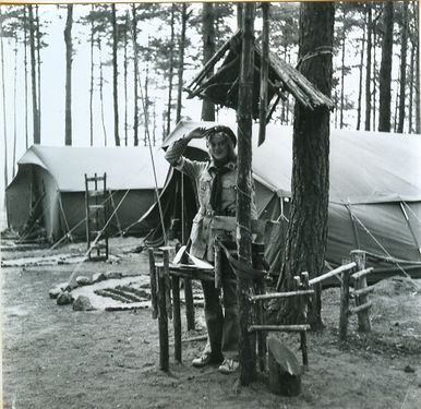1976 Miedzno. Obóz stały Szczepu SP 10 Gdynia. 22 GDH019 fot. D.Zabrocki.jpg