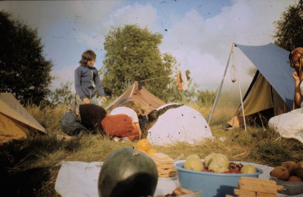 Plik:1990 Obóz wędrowny 41 GDH Iskra. Pobrzeżem Bałtyku. Szarotka 027 fot. J.Kaszuba.jpg