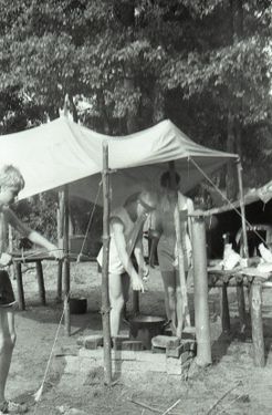 1985-07 08 Jez.Białe k. Machar Szarotka obóz stały Buchtowisko 155 fot. J.Kaszuba.jpg