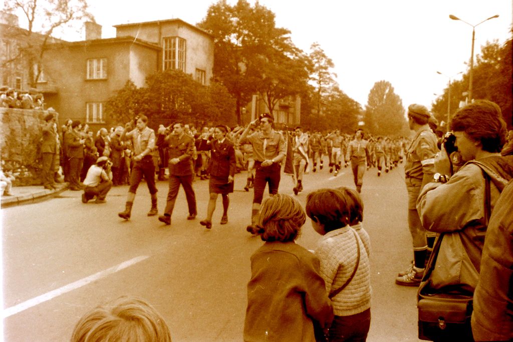 Plik:1981 Jubileuszowy ZLot Harcerstwa. Kraków, Szarotka 041 fot. S.Kaszuba i Z.Żochowski.jpg