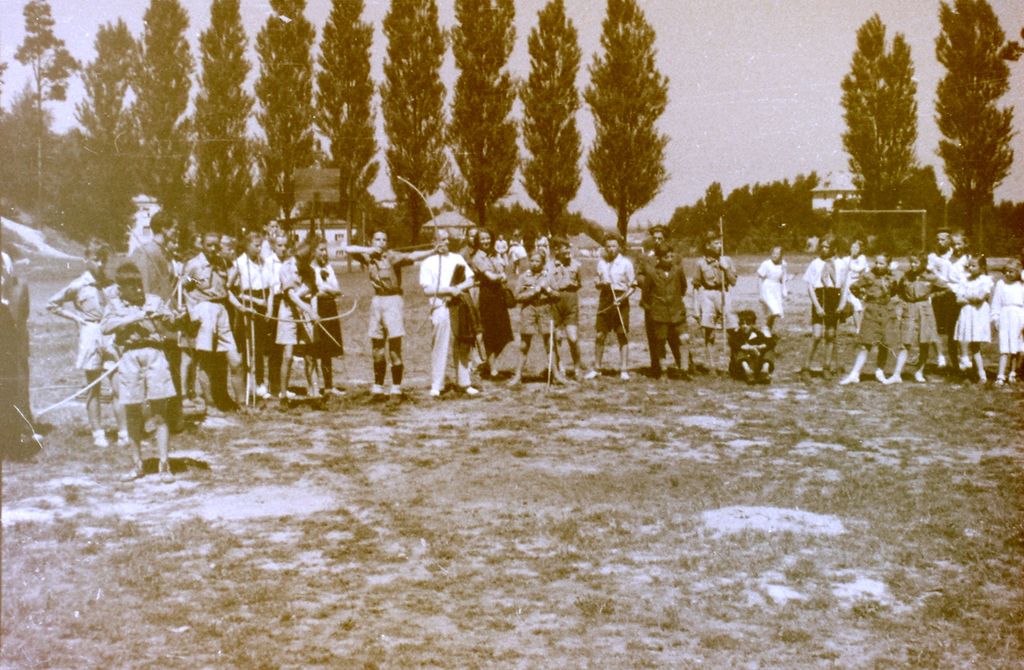 Plik:1956-59 Gdynia. Zawody łucznicze. Watra 016 fot. Z.Żochowski.jpg