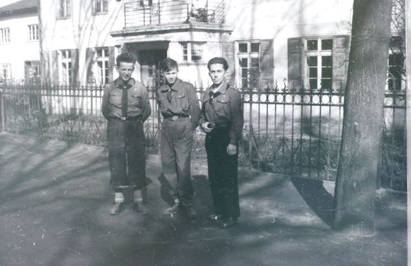 1947-48 Gdańsk Oliwa. Drużyna Z.Żochowskiego. Watra 003 fot. Z.Żochowski.jpg