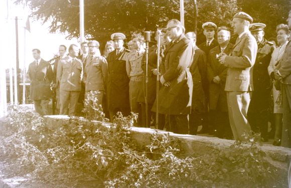 1966 Odsłonięcie pomnika harcerzy w Gdyni. Watra 028 fot. Z.Żochowski.jpg