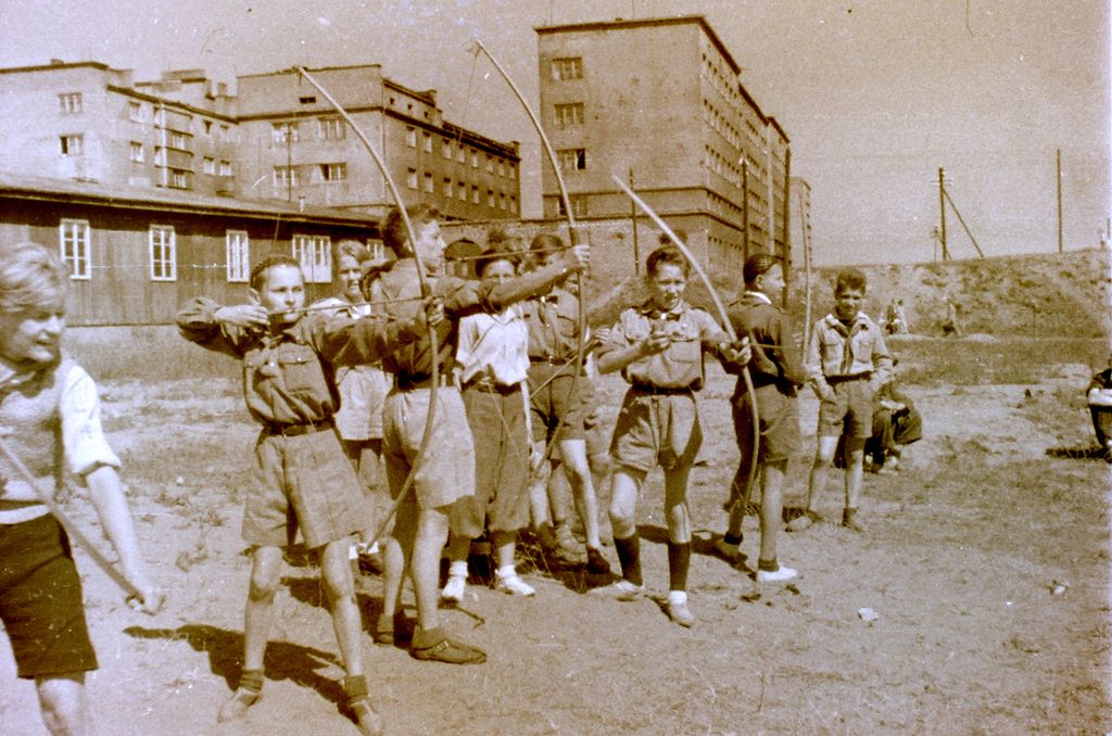 Plik:1956-59 Gdynia. Zawody łucznicze. Watra 010 fot. Z.Żochowski.jpg