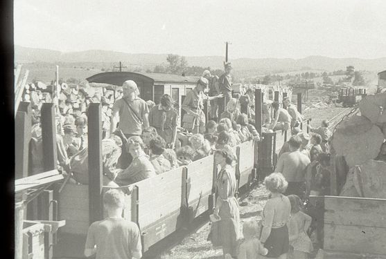 1956-60 Obóz wędrowny. Bieszczady. 2 GDH Watra 038 fot. Z.Żochowski.jpg