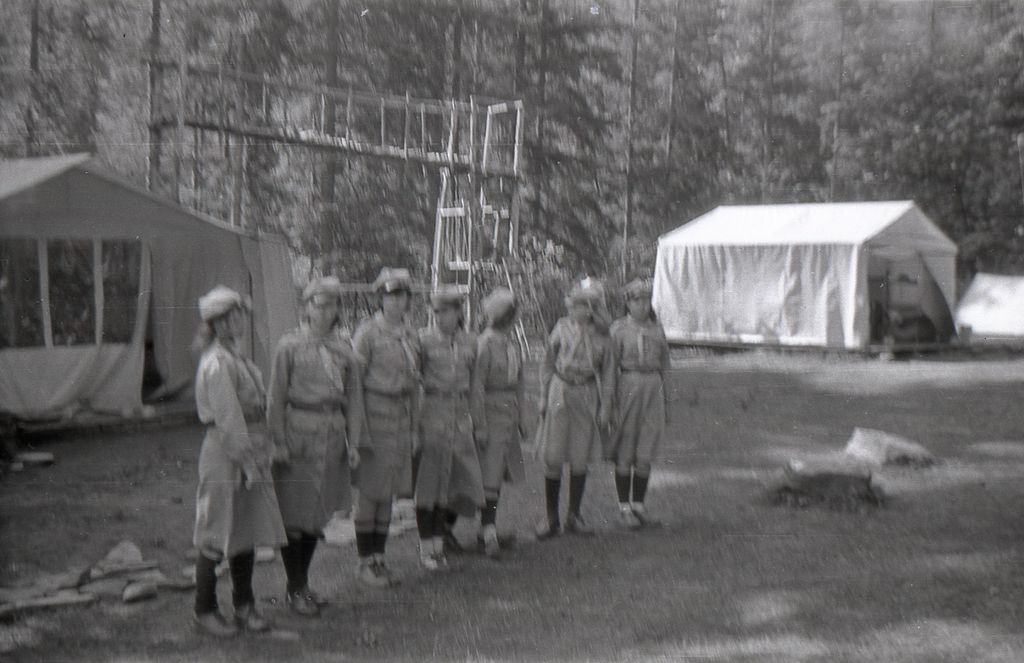 Plik:1983 Lipowa Zimnik. Obóz Puszcza II. Szarotka109 fot. J.Kaszuba.jpg