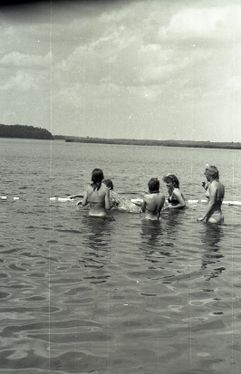 1985-07 08 Jez.Białe k. Machar Szarotka obóz stały Buchtowisko 232 fot. J.Kaszuba.jpg