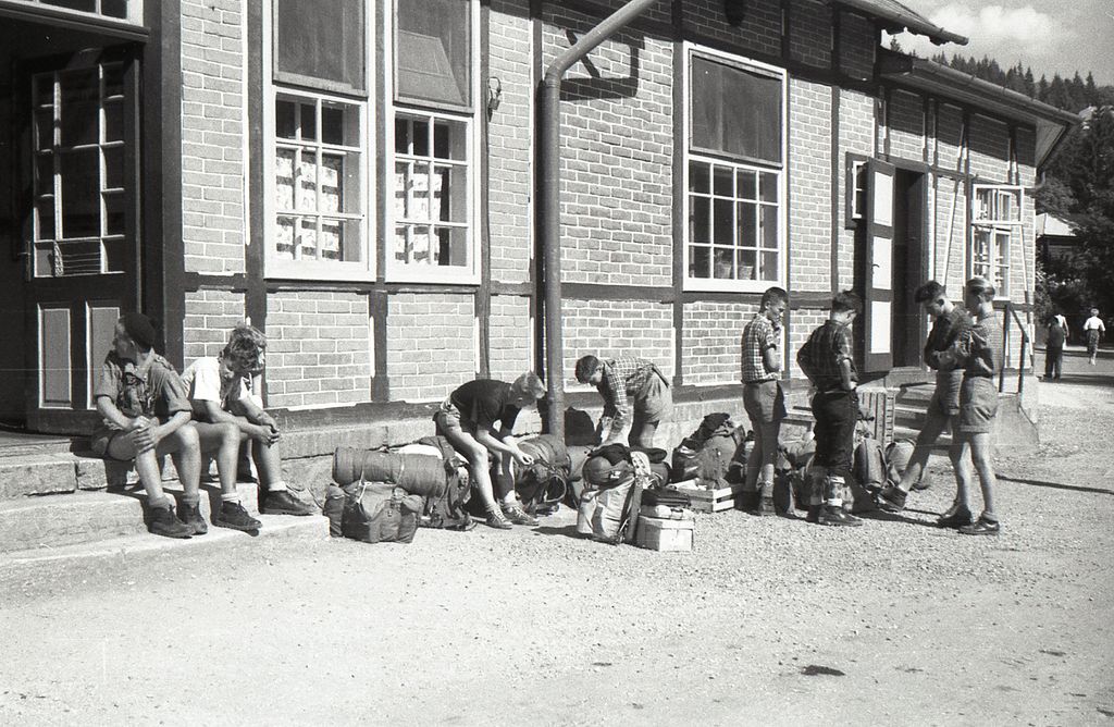 Plik:1957-62 Obóz wędrowny Tatry Polskie i Słowackie. Watra 010 fot. Z.Żochowski.jpg