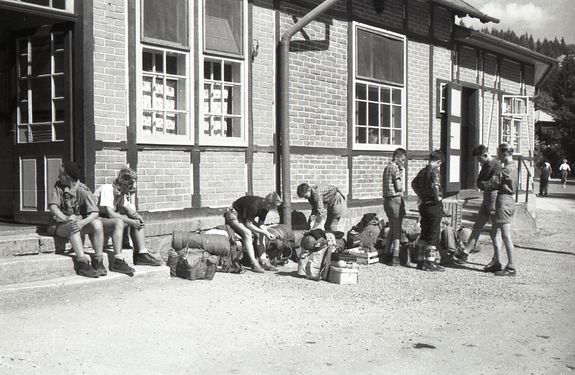 1957-62 Obóz wędrowny Tatry Polskie i Słowackie. Watra 010 fot. Z.Żochowski.jpg