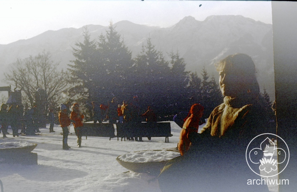 Plik:1984-01 Kisielówka Zimowisko Kręgu Instruktorskiego Zielone Płomienie z Opolszczyzny nr 020.JPG