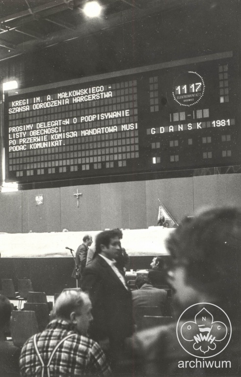 Plik:1981-09 Zdjecia harcerzy z obslugi I Zjazdu NSZZ S w Oliwie fot 1.jpg